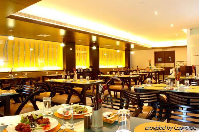Octave Hotel - Double Road Bangalore Restoran gambar